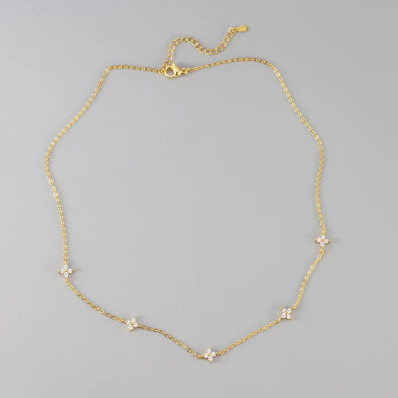 Collier Élégant en Acier Inoxydable 18k-Zircons Brillants & Design Minimaliste