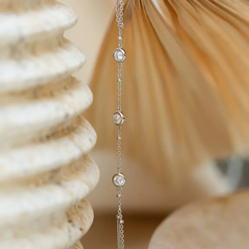 Bracelet de Main Plaqué Or - Chaîne Fine & Élégant