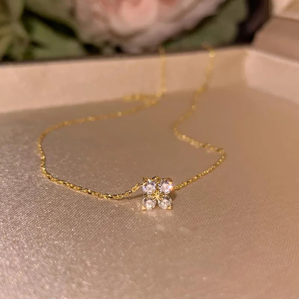 Collier Élégant en Acier Inoxydable 18k-Zircons Brillants & Design Minimaliste